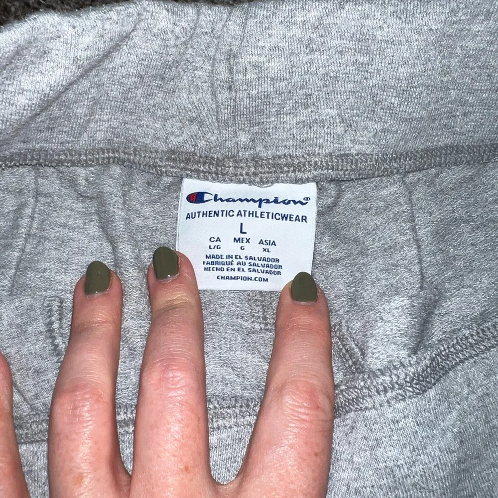 Women’s Champion large joggers - Picture 4 of 5